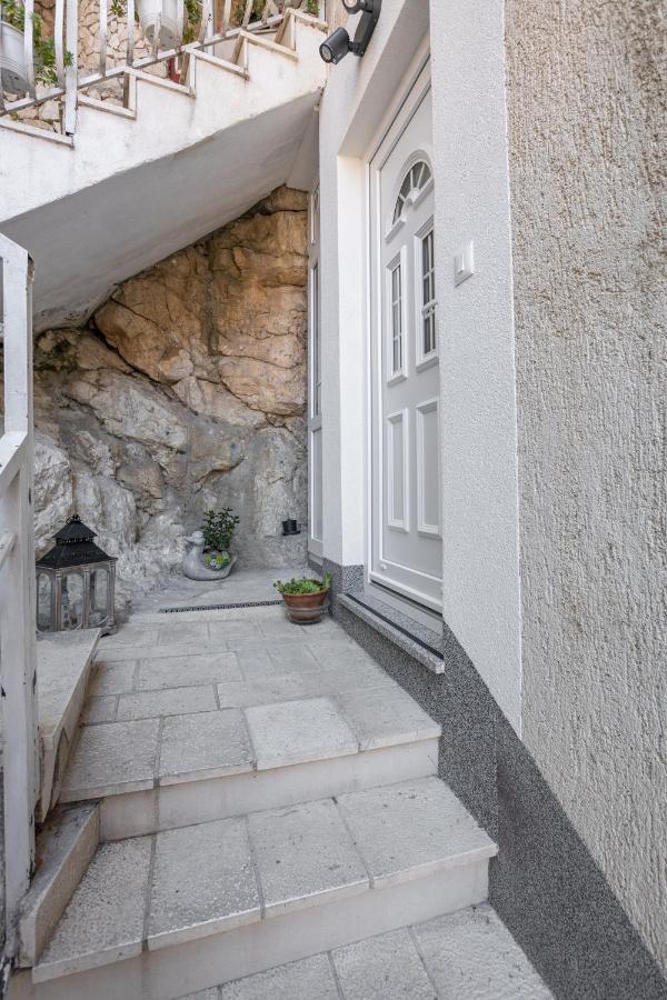 Apartment Navika Omiš Exterior foto